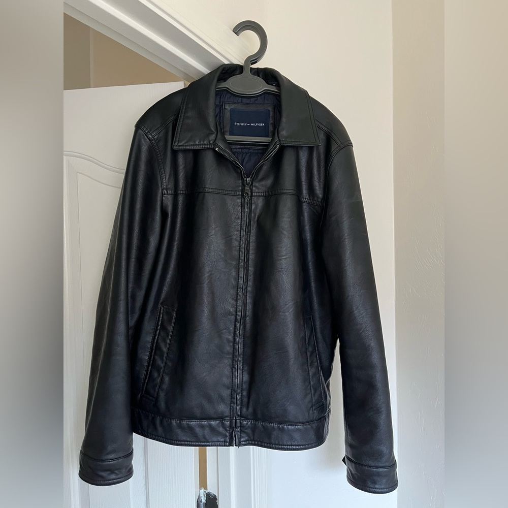Men’s black Tommy Hilfiger leather jacket M Medium